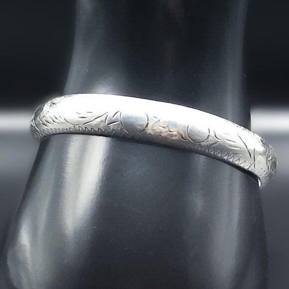 925 Sterling Silver Vintage Intricately Etched Hinged Bangle Bracelet - Picture 8 of 15